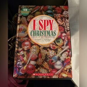 Scholastic I Spy Christmas Book